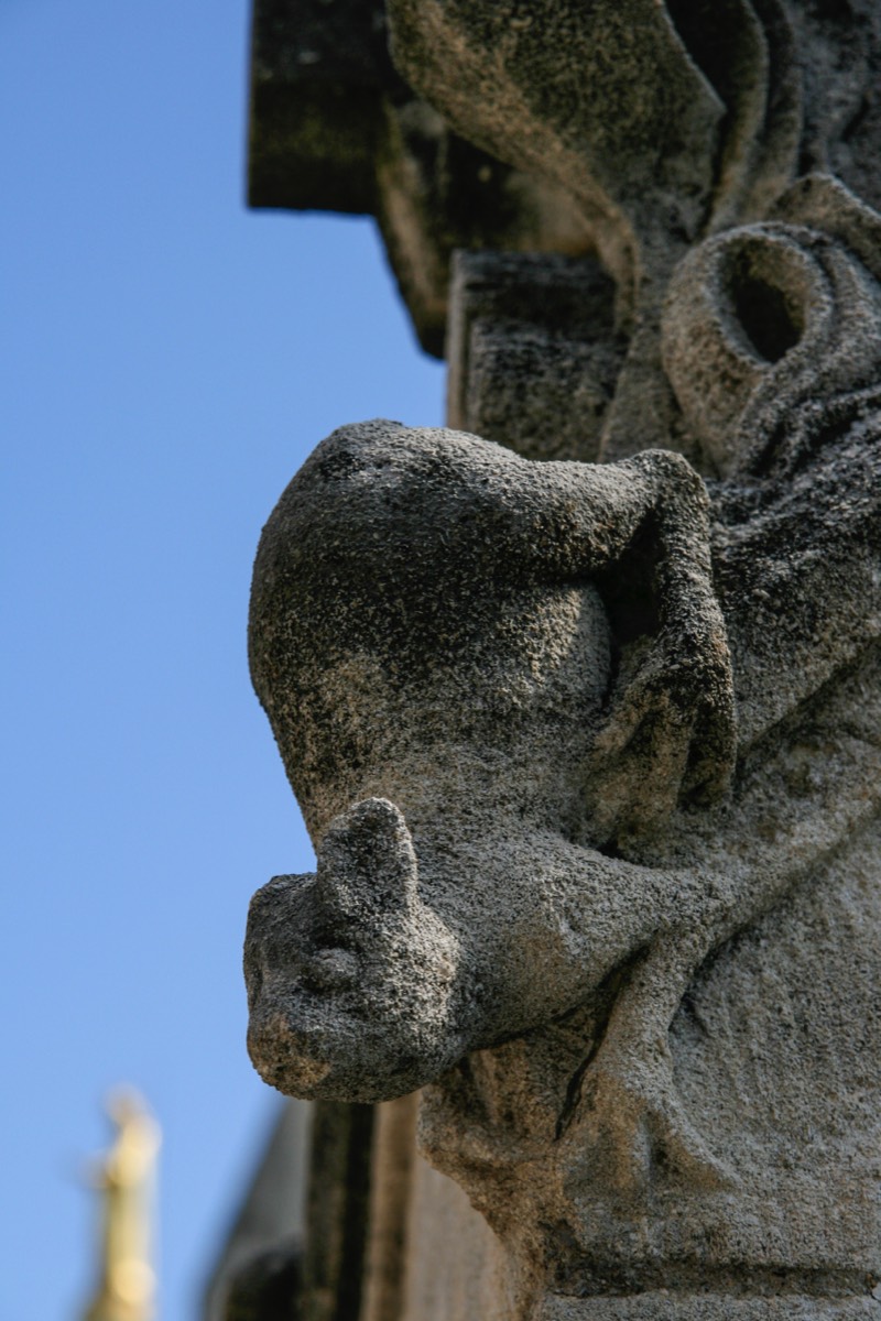 Stone squirrel-like beastie