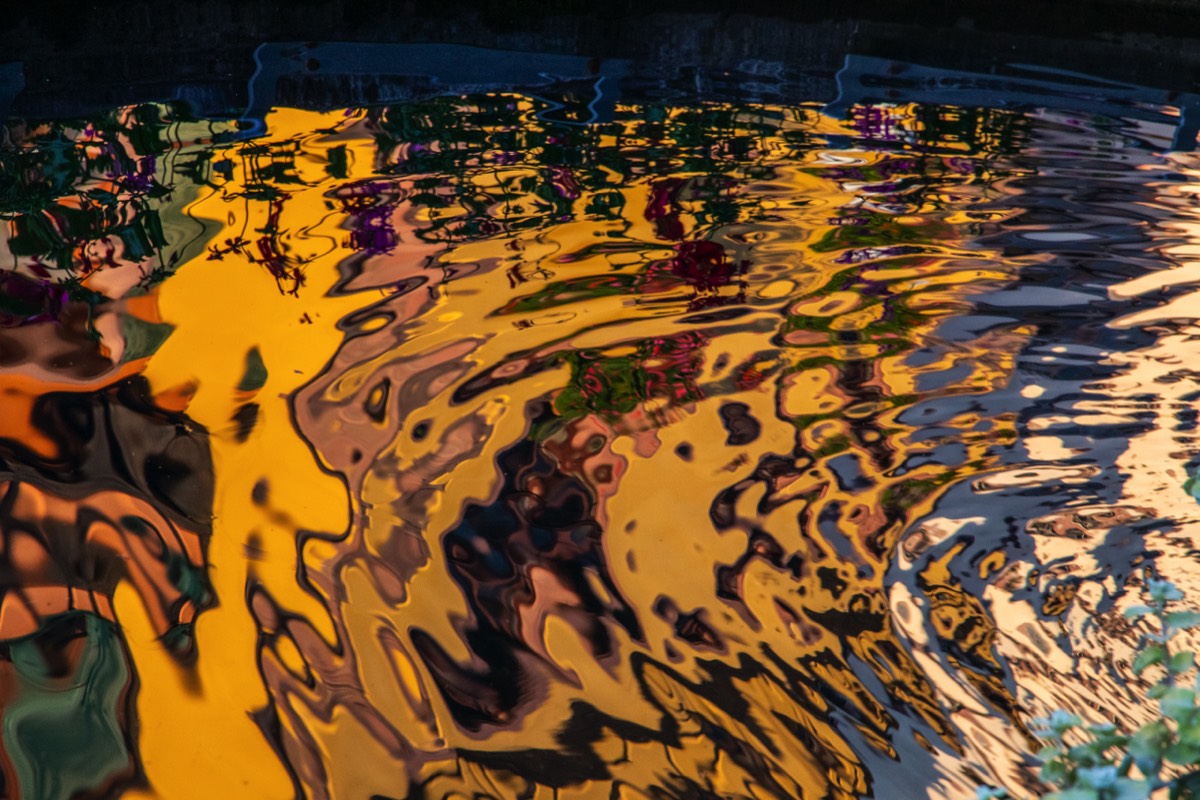 Sunrise colours in a fountain