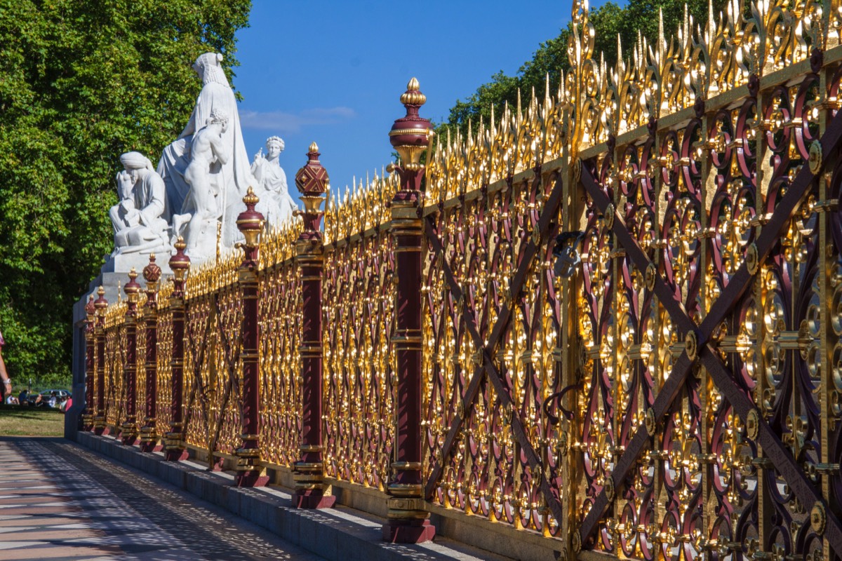 The gated Albert-memorial