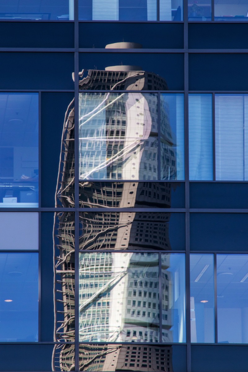 Reflection on/of architecture