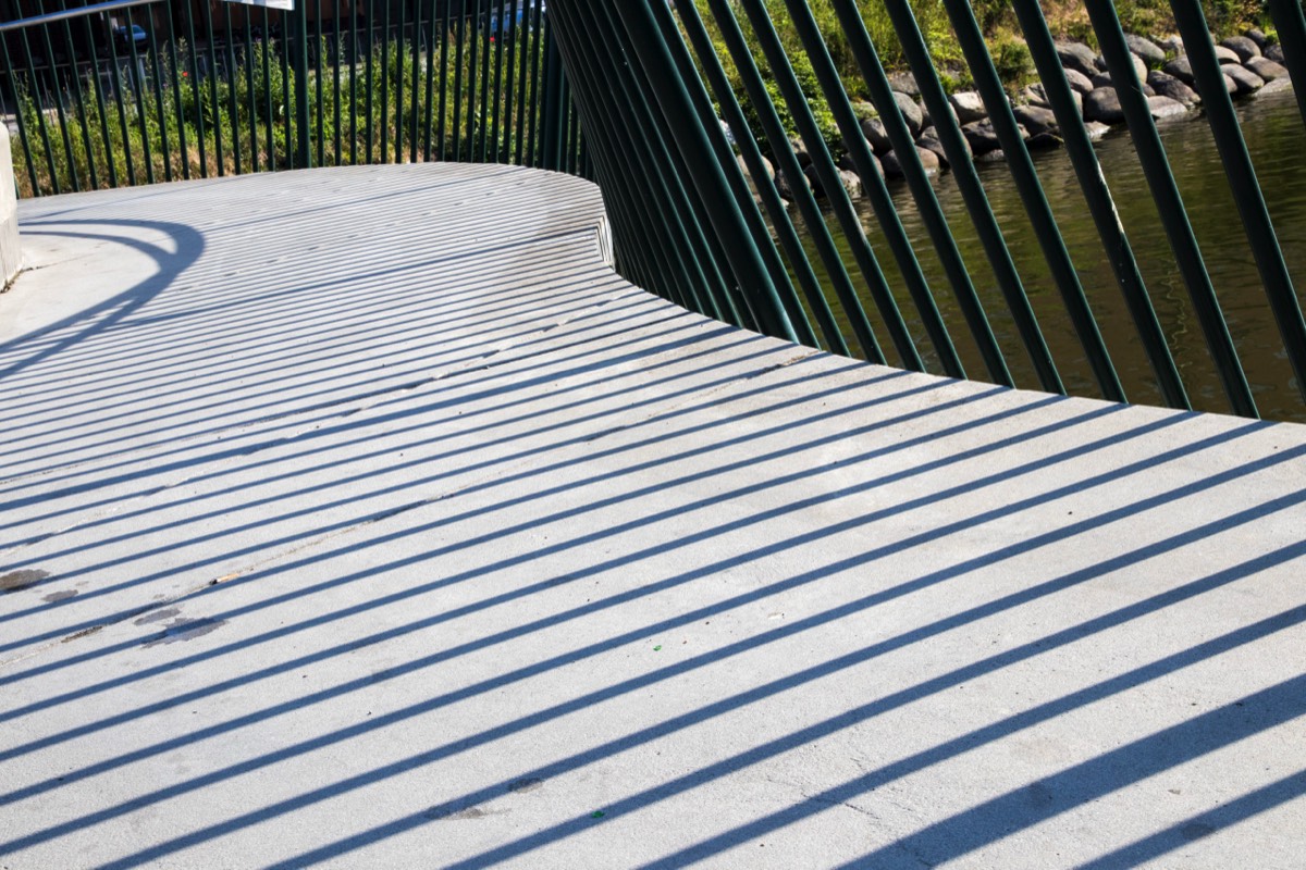 Straight lines in a curve