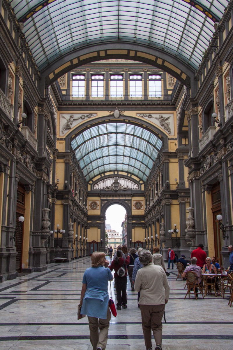 Going for a pizza - shopping gallery in Naples