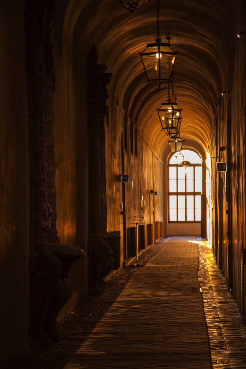 Light of the setting sun into the Villa d'Este
