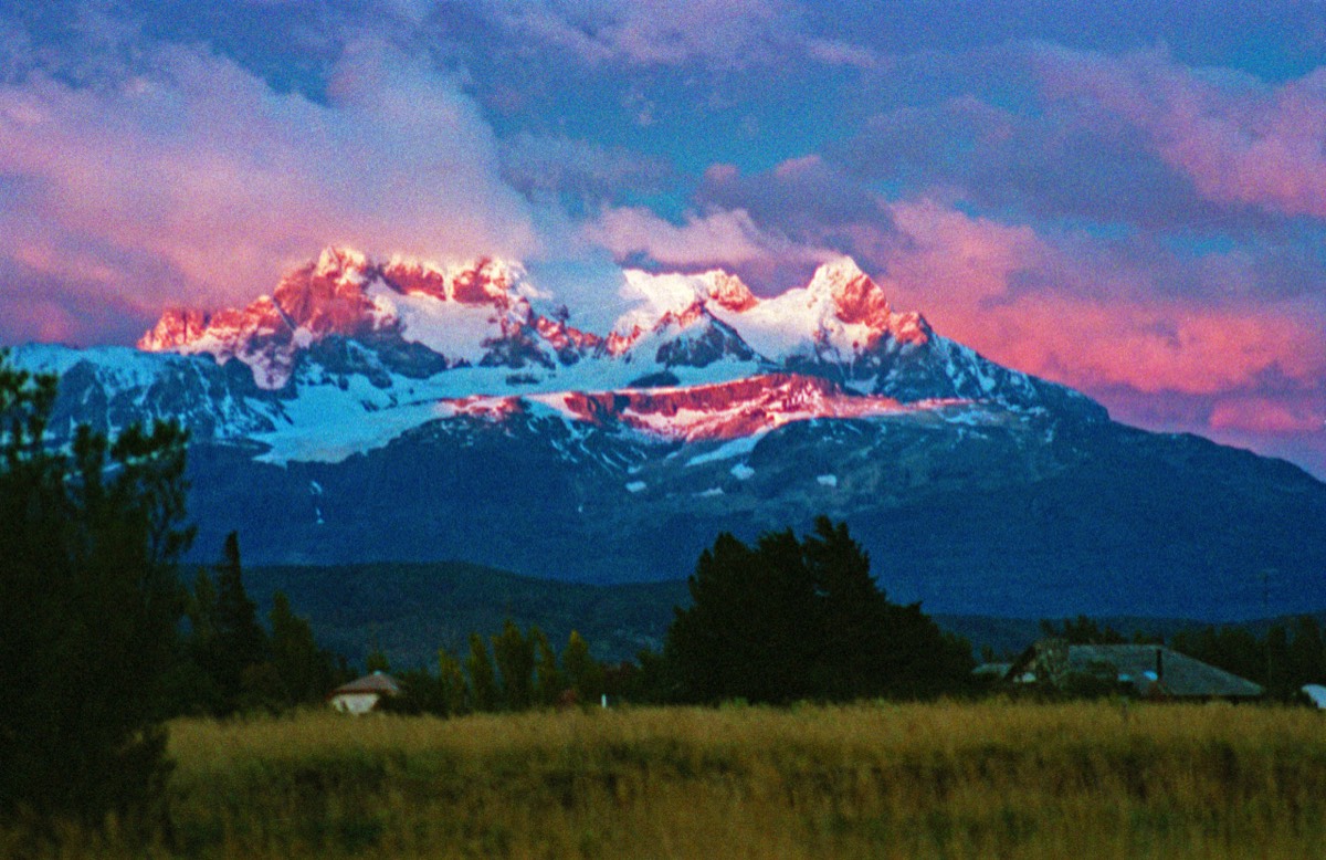 Evening sun on the Cerro Donoso