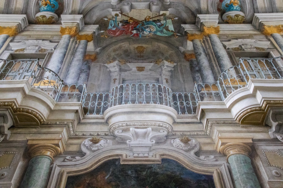 Dizzying trompe-l’oeil at the Villa della Regina