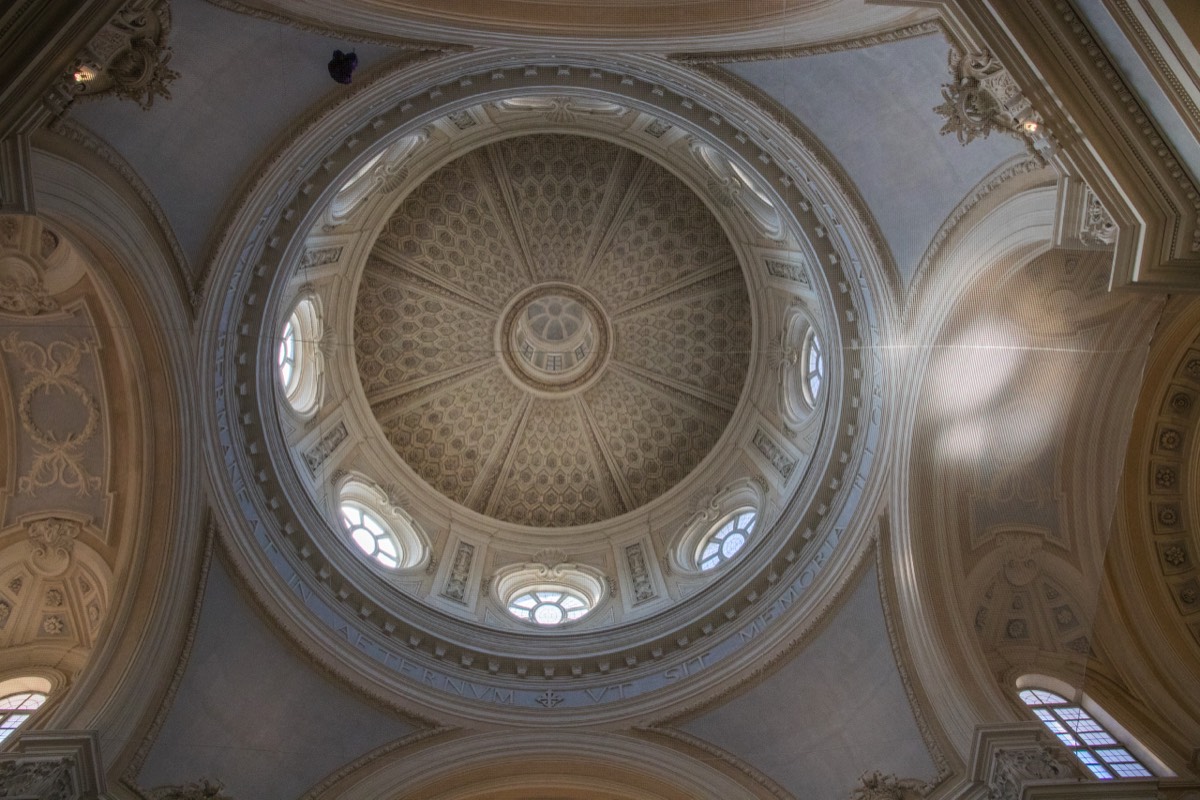 A trompe-l’oeil cupola