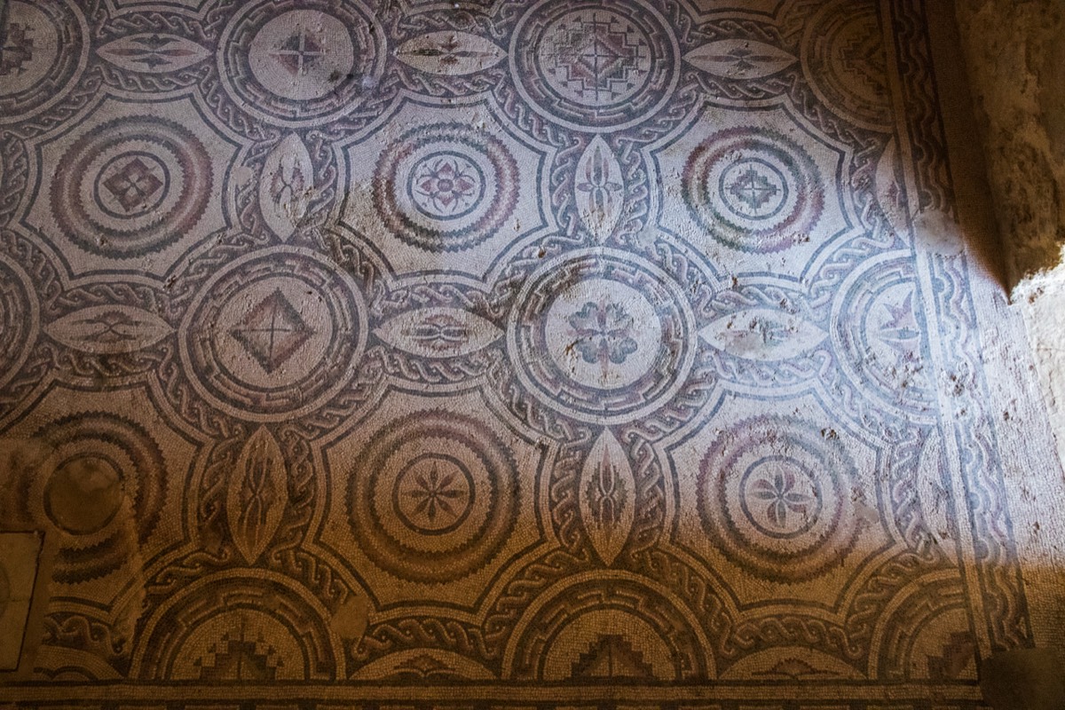 Exquisite geometric patterns