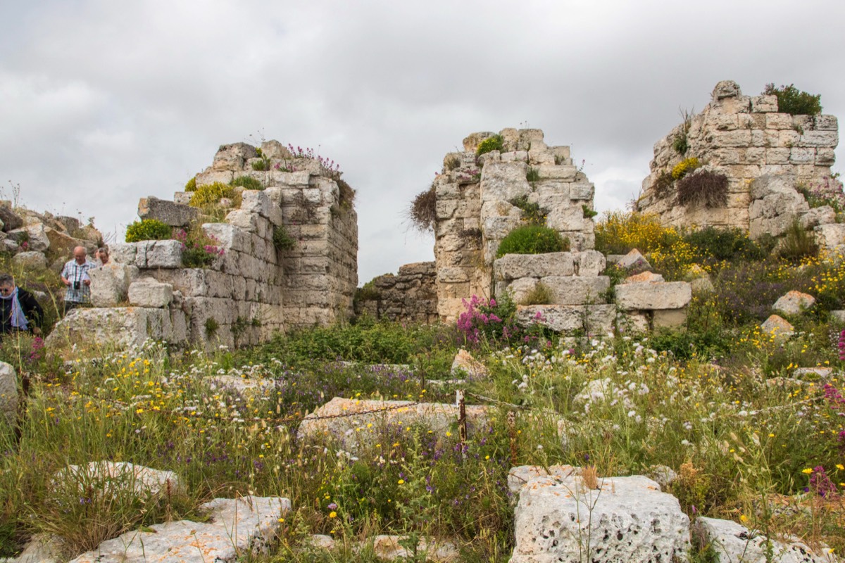 Exploring the Eurialo castle