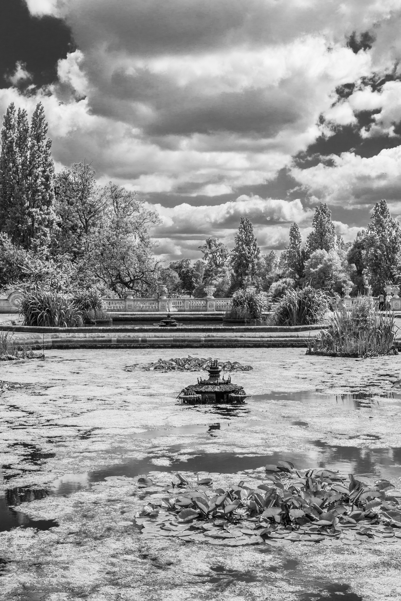 Italian gardens, London